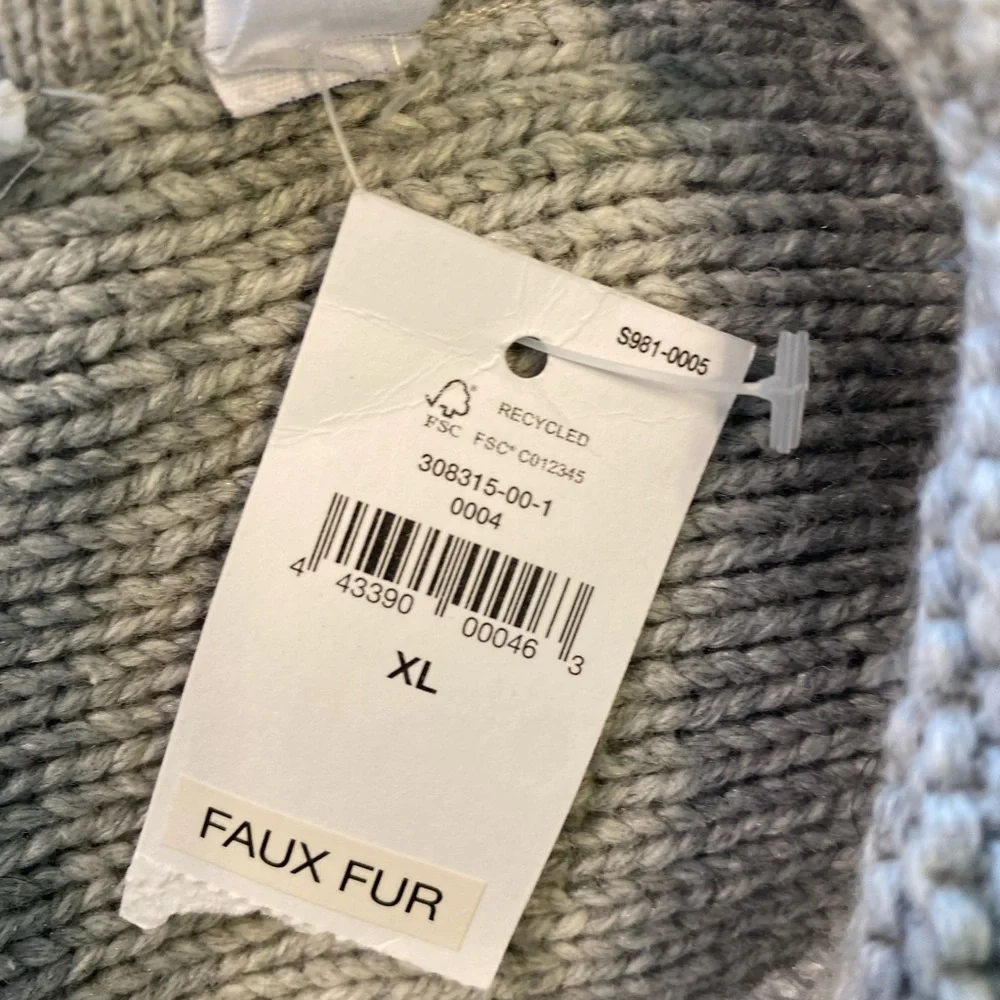 NWT Gap - Girls gray cable knit poncho with faux fur hood, Size: XL